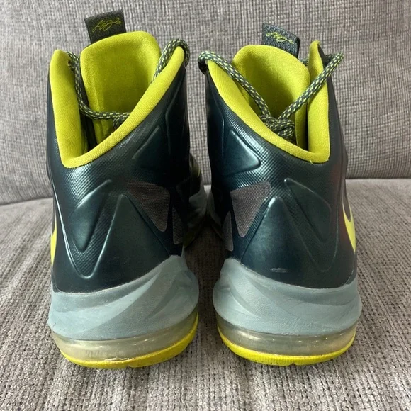 LeBron 10 Dunkmam sneaker in youth size 6 - Picture 4 of 10